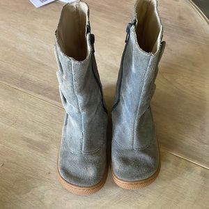 Livie Luca Girls size 11 Tiempo Gray Suede Boot .